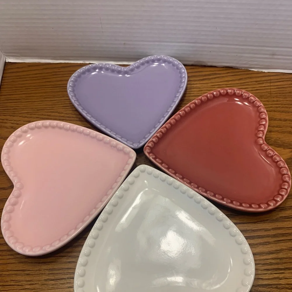 Charming 4 Heart-Shaped Ceramic Plate Set Williams Sonoma Dessert, Snack,